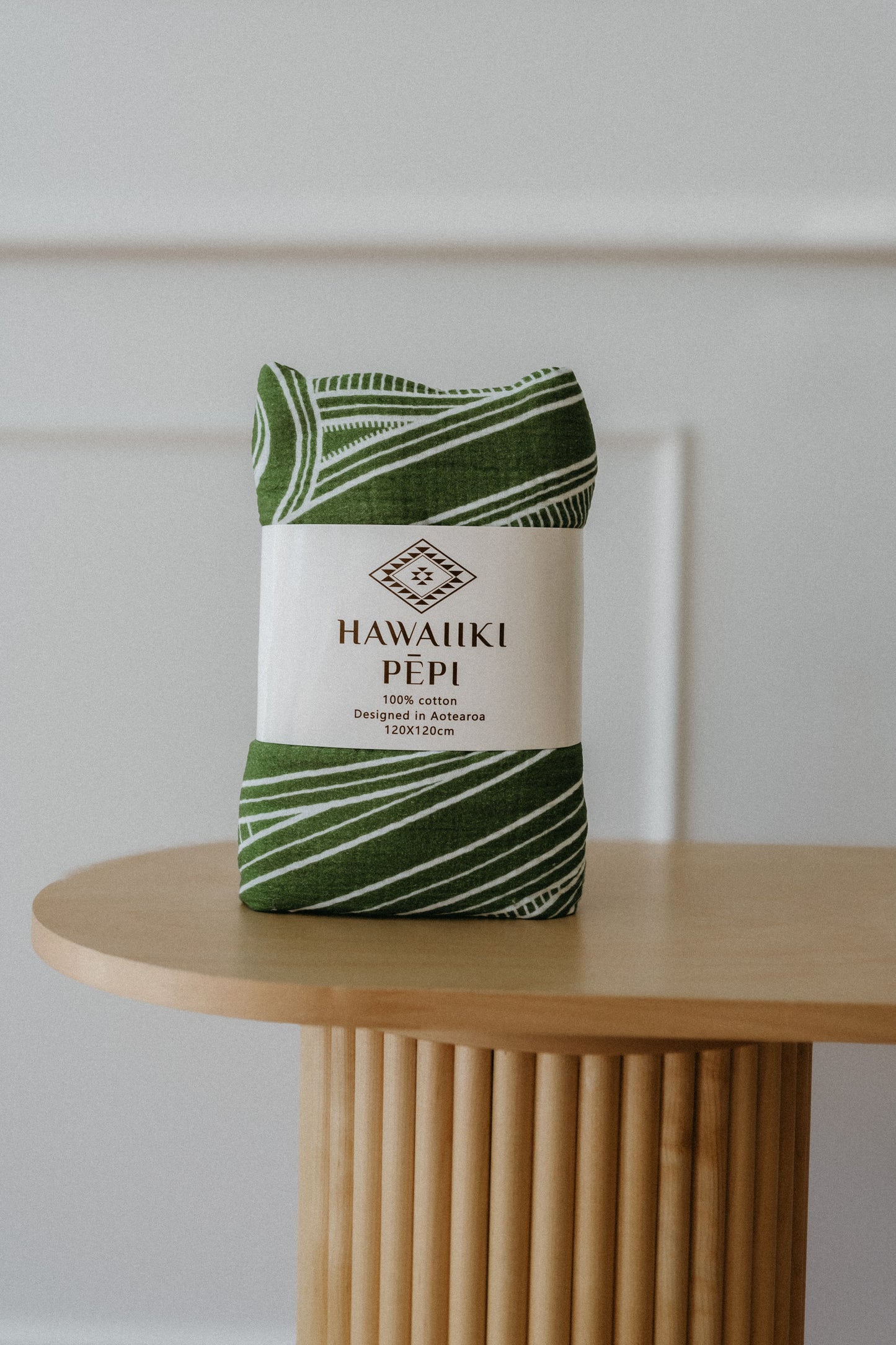 Te Ao Marama pēpi wrap - Ngāhere