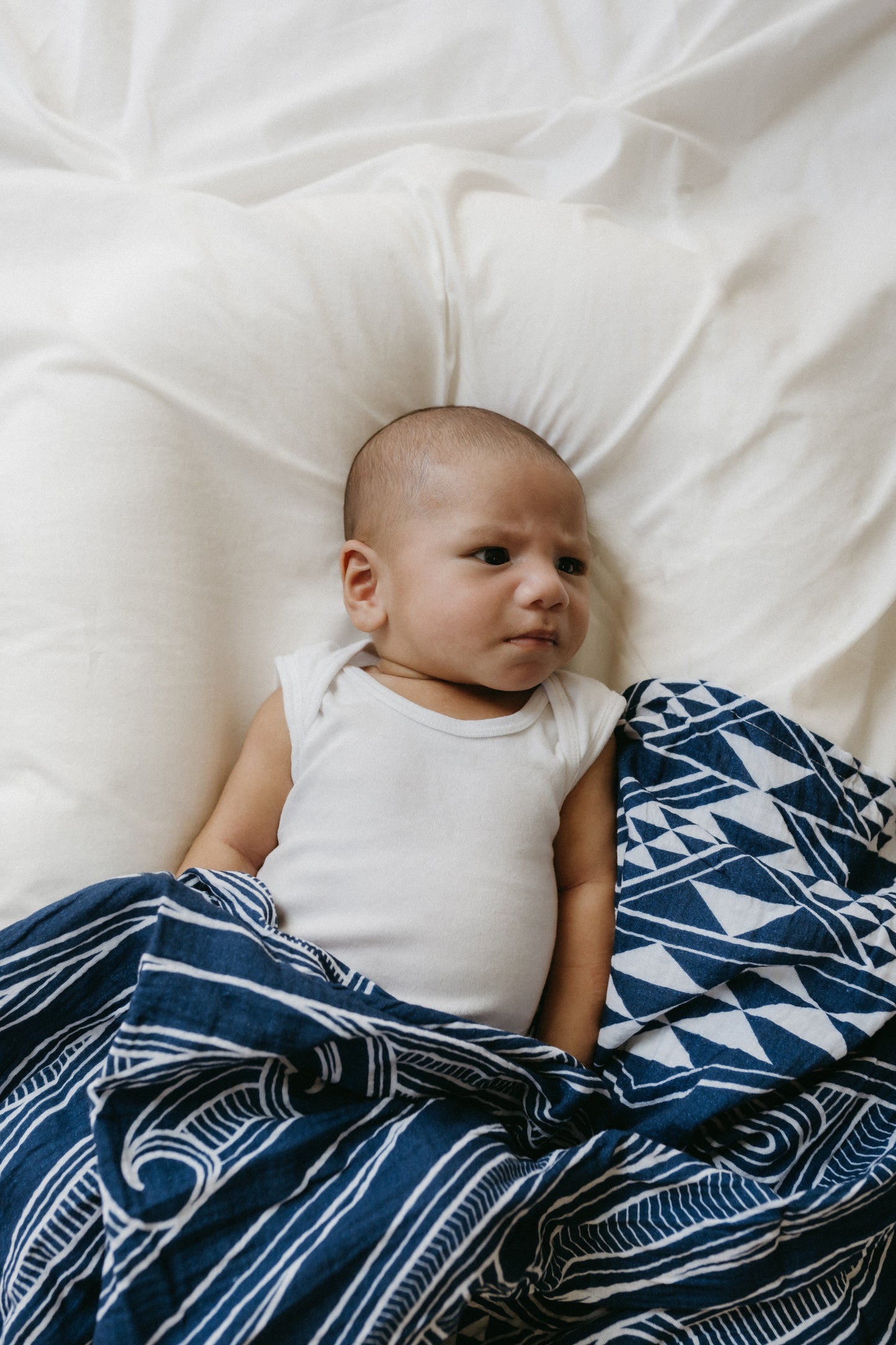 Te Ao Marama pēpi wrap - Navy blue