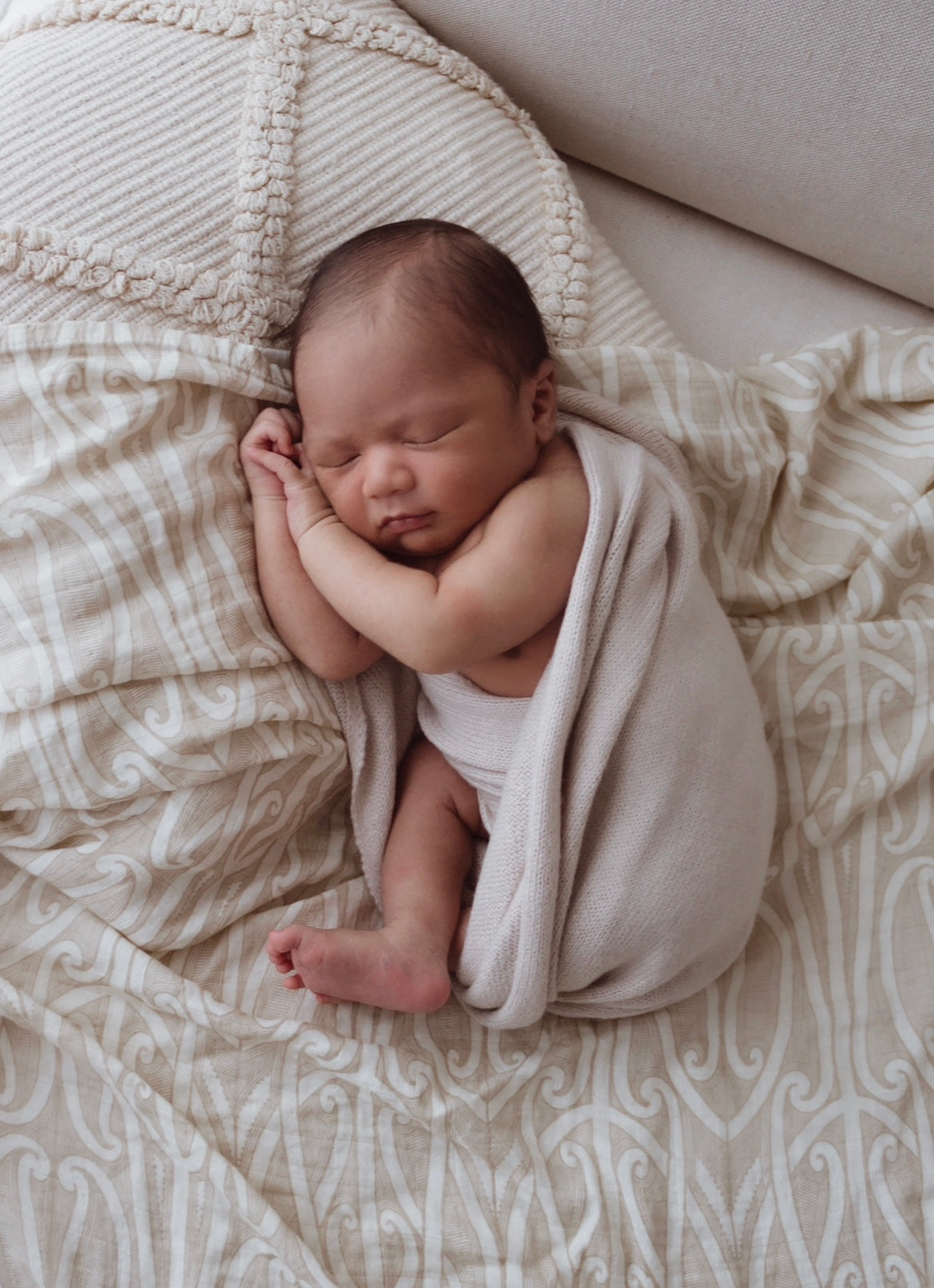 Taurikura wrap - neutral