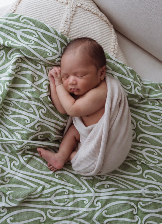 Taurikura wrap - green ngāhere