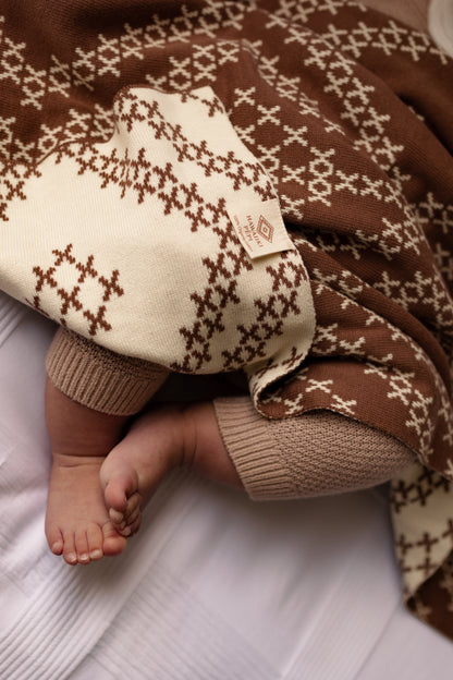 Pātikitiki 100% Organic Cotton Blanket - Brown